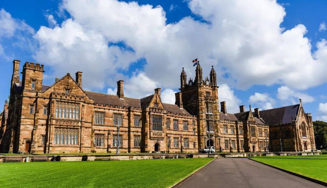 悉尼科技大学简称uts,是名副其实的"澳洲第九大",近些年发展势头强劲