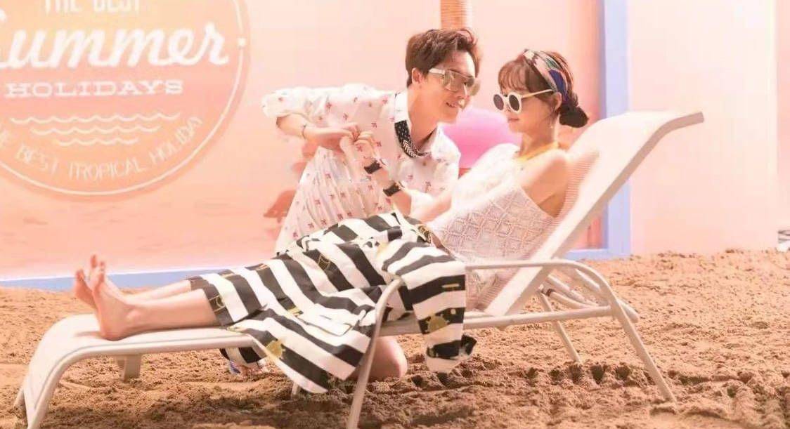 沈梦辰和刘维时尚旧照被扒出,拍照动作引热议,老司机一看都懂_网友