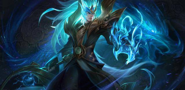 那么,铠的玩法应该更倾向于肉装还是输出装呢?