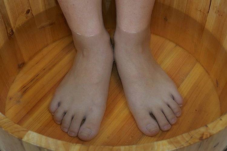 腿脚冰凉的人,可能是这里出了问题!缓解方法请收好》.