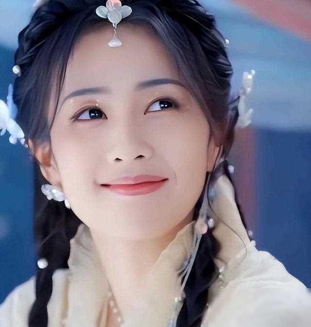 《穿越光影的江湖:卿怜与萧炎的武侠之恋》不仅是一部颠覆性的武侠剧