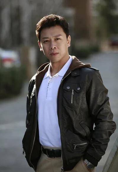 《便衣警察》胡亚捷:曾三次闹分手,却被妻子的孝心感动了他_汤静
