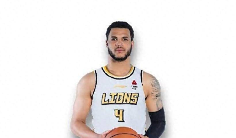 的头一天就宣布了签约韦瑟斯庞,他即将身披4号球衣代表广厦队征战cba