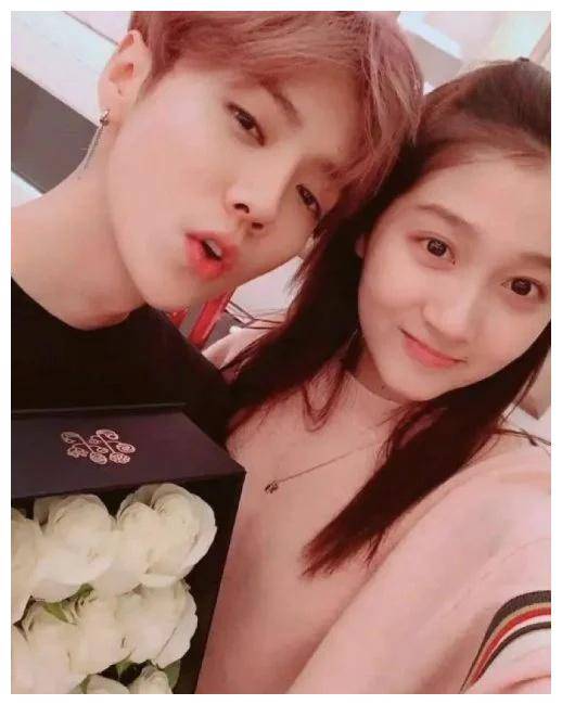 鹿晗被指不检点,黄子韬意外受影响,网友热议_关晓彤_女友_线索
