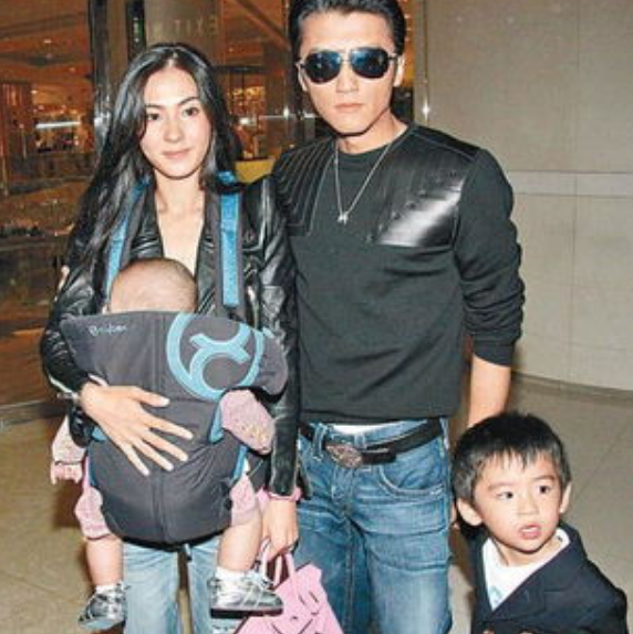 原创谢霆锋和小林青霞要复婚了计划在上海定居并在上海买豪宅