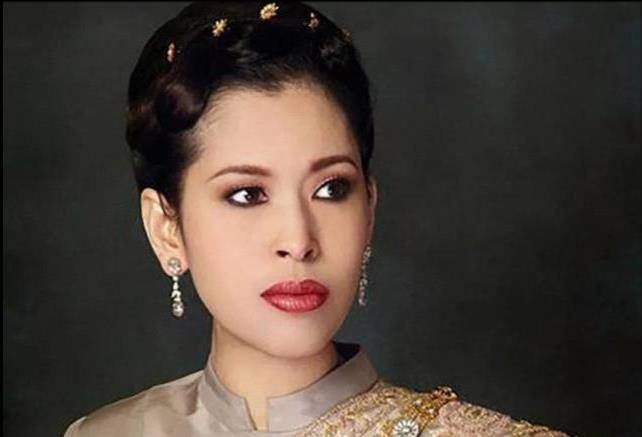 玛哈国王四兄妹同根生富贵命,追求各异,演绎不同人生路_公主_诗琳通