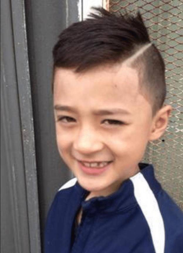 曾与成龙搭档《宝贝计划》,如今15岁,长相变得认不出_蔡志强_作品