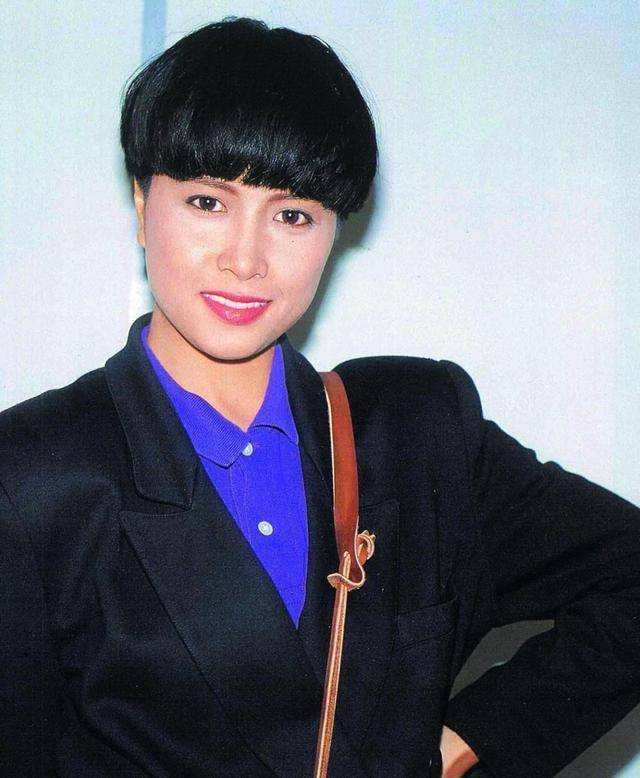 郑伊健曾说照顾她一辈子,拍拖7年后分手,她56岁仍单身_邵美琪_maggie