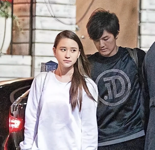 何超莲:曾苦恋吴克群婉拒霍启山,年仅30岁身价已超400亿_窦骁_何鸿燊