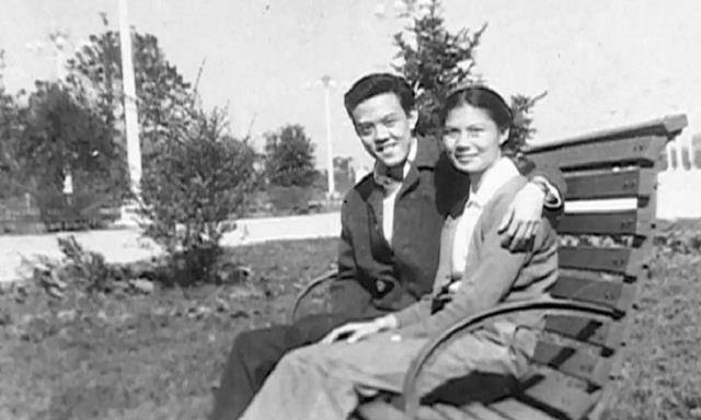 为证清白,决意赴死1968年6月20日的一个深夜,荣国团的妻子黄秀珍参加