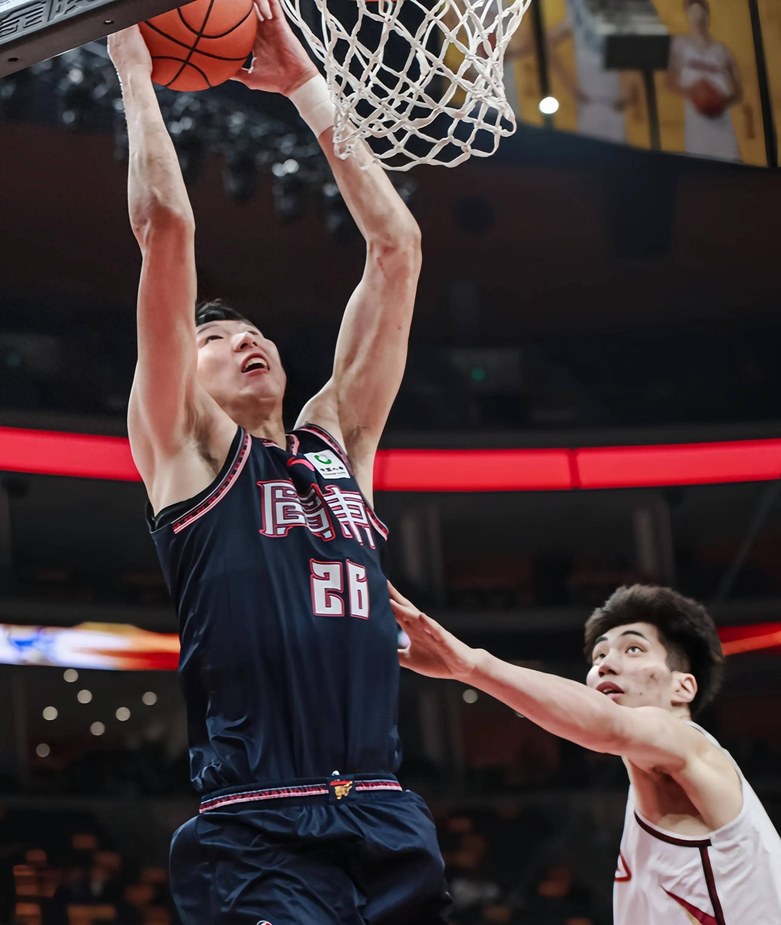 周琦等5人第一档,赵继伟等人二档,徐杰等人三档_胡明轩_预赛_进攻