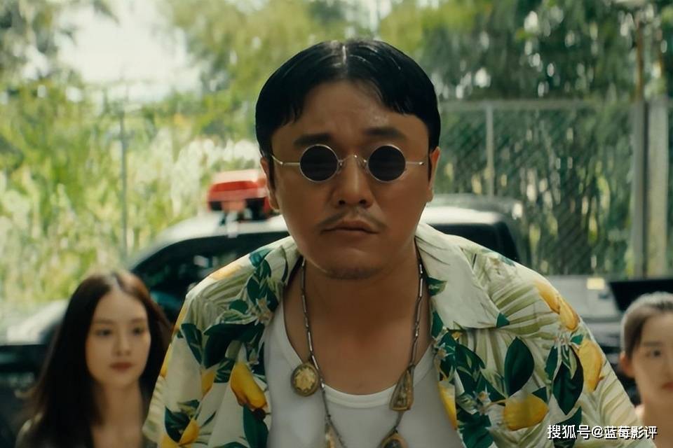 本以为是烂剧,结果开播就榜单第一,陈思诚又把国产剧拍成了爆款_唐探