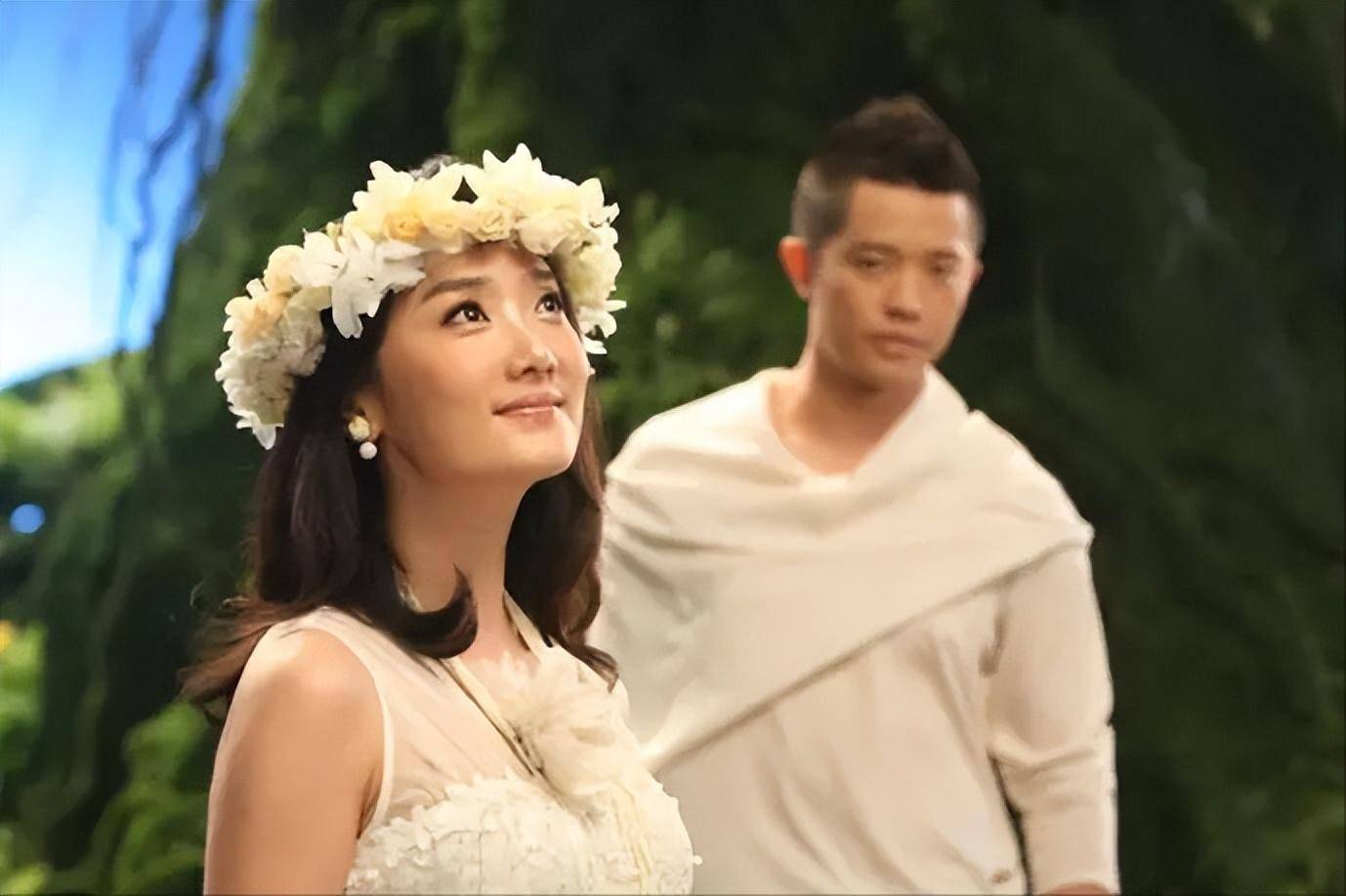 5年后再看玖月奇迹,才明白王小玮为何坚定的离开,玲花都说对了_凤凰