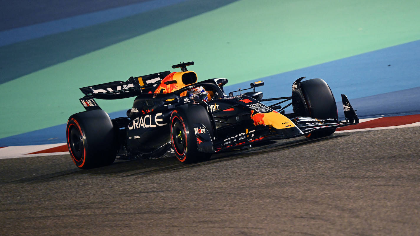 f1巴林站:维斯塔潘不再隐藏实力,红牛火星车终于发威,夺下杆位!