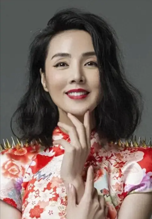 她长得漂亮,演技好,出道26年低调没绯闻,50岁仍是观众心中女神_姜宏波