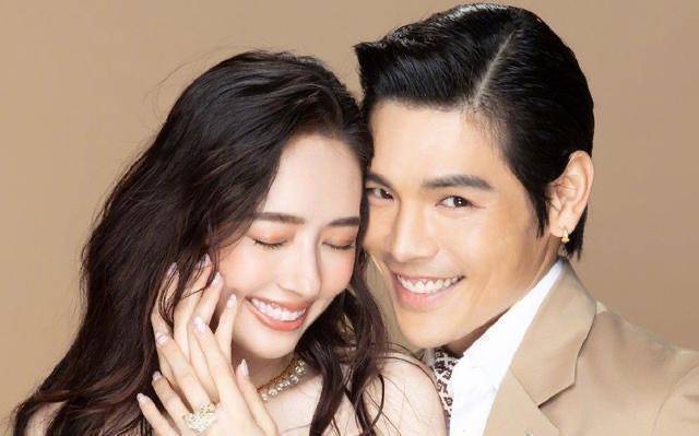 药水哥口嗨向佐,向太称其是无名小卒,药水哥秒怂称是郭美女粉丝