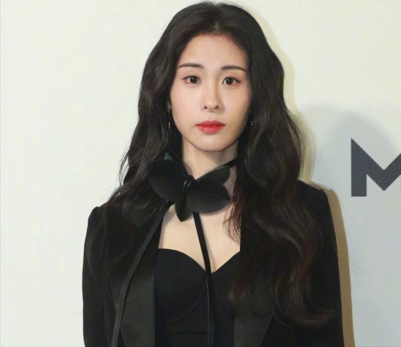 都是有目共睹的,也有一群忠实的铁粉,但张碧晨的感情生活却备受诟病