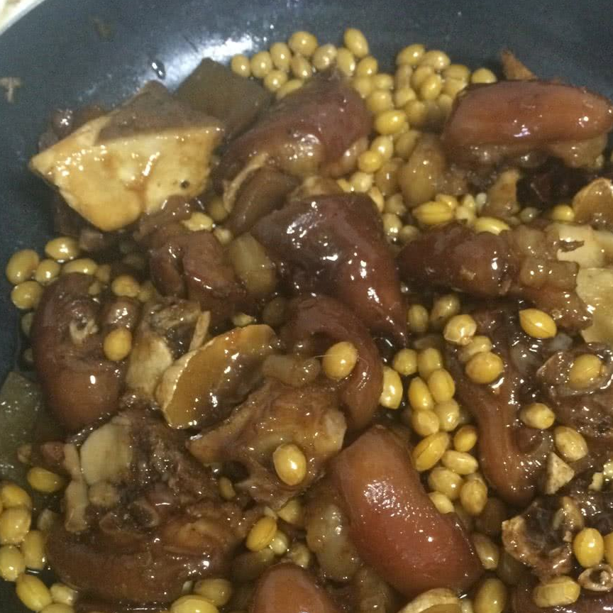 原创要想皮肤好黄豆炖1宝女性经常吃一点皮肤一天比一天好