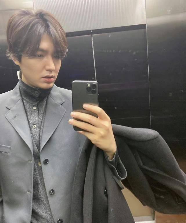 原创李敏镐新剧携手大咖回归穿西装重返巅峰举手投足都彰显贵气范