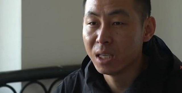 警方了解到,肇事面包车为了躲避前方车辆,紧急踩了刹车,方向盘也打满