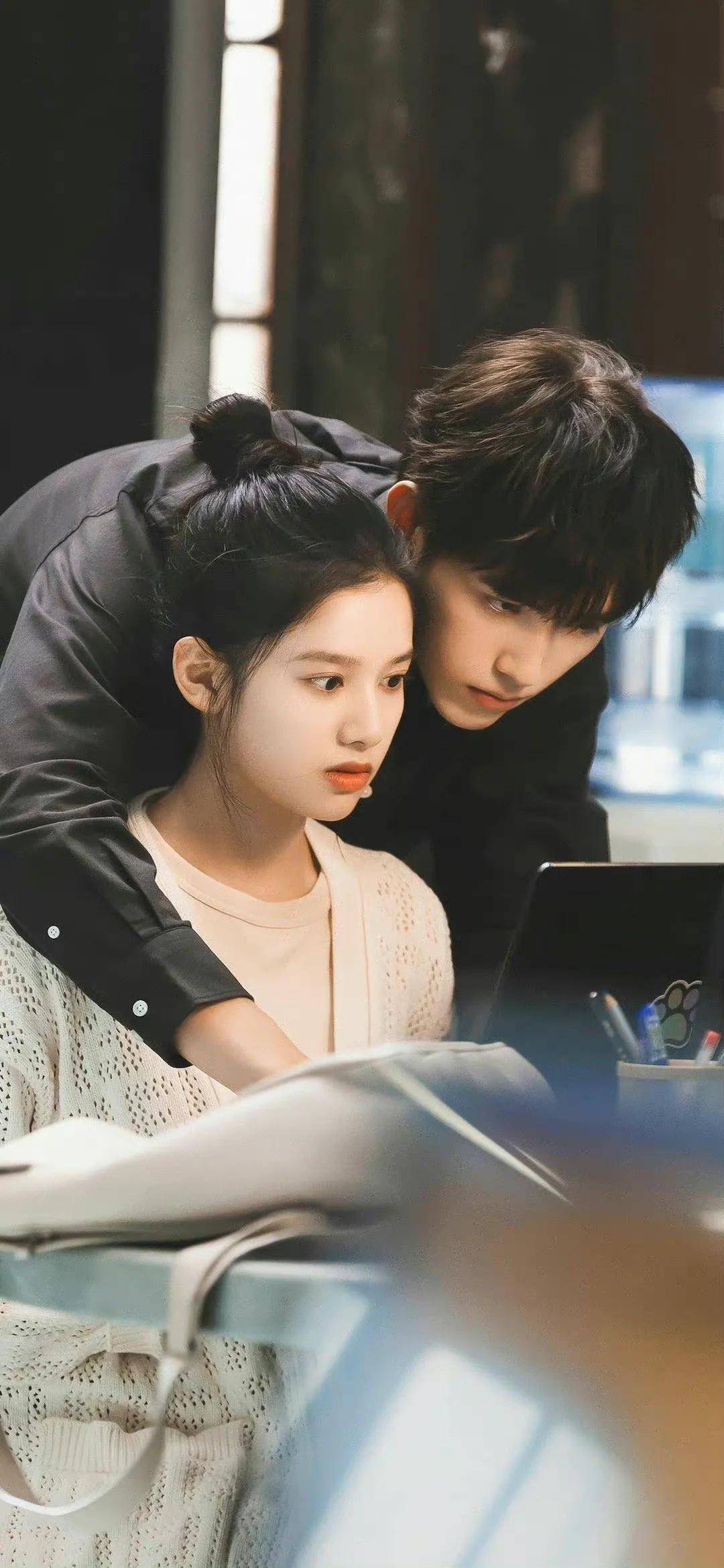 吃瓜,陈凯歌激情旧照曝光,儿子陈飞宇又被曝光与已婚网红的近照_网友