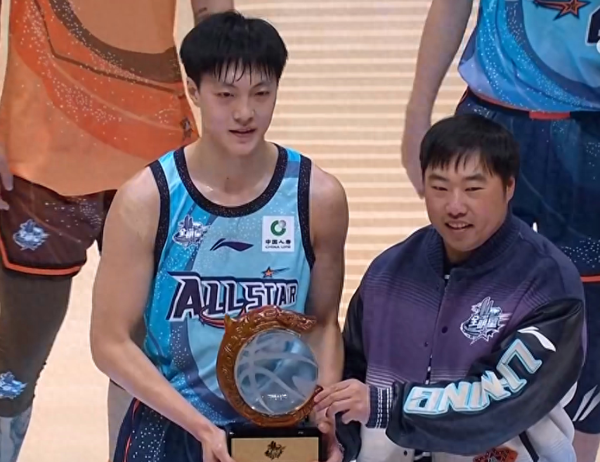 恭喜胡明轩成为cba第6位获得amvp和fmvp的人. 前5名是谁?