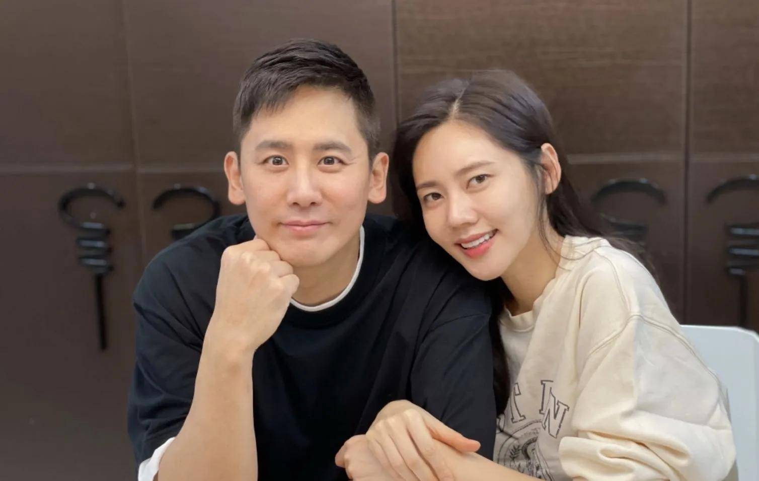 原创张子枫爱渣男王宝强秀恩爱董洁疑日久生情1天7个瓜太乱了