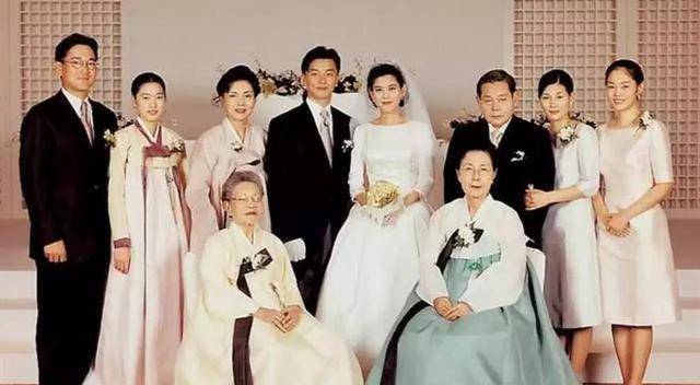 原创三星会长孙女罕见现身一身黑衣撞脸徐睿知美貌不输姑姑李富真