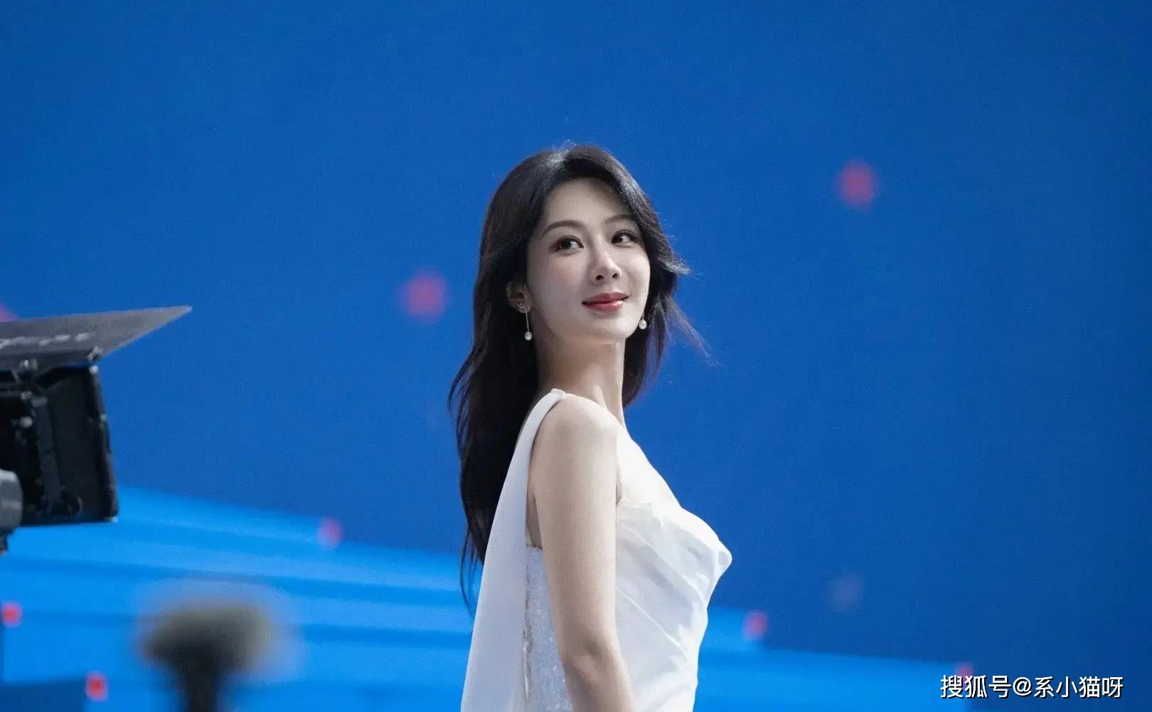 白衣飘飘杨紫,美得让人心动!速来舔屏福利