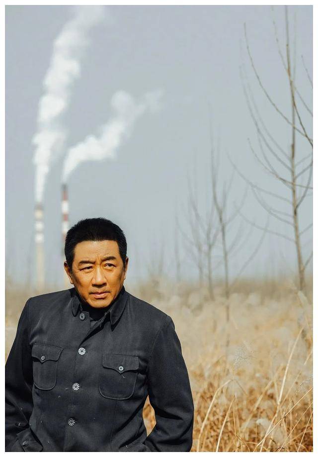 特别是实力派演员丁勇岱,在剧中扮演的老马,以及"红狼"刘钧,倪大红