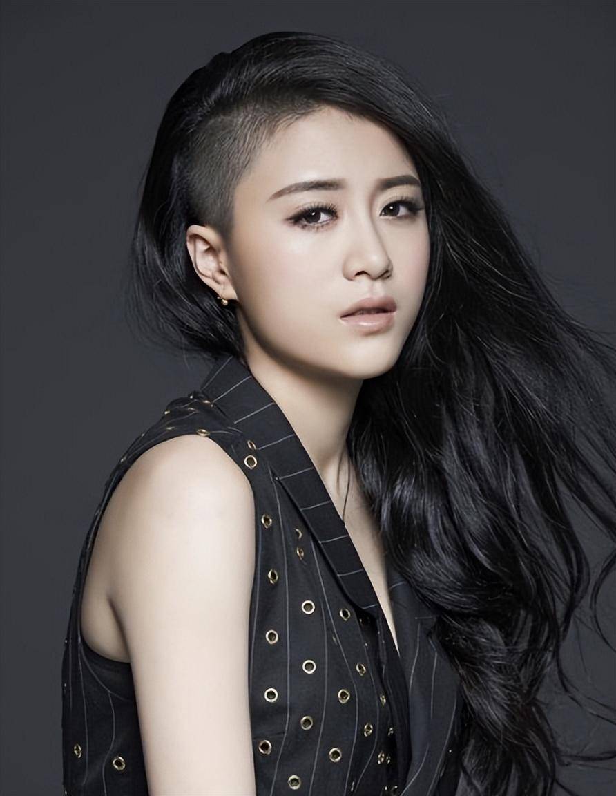 好声音没夺冠,却嫁给爱奇艺总裁,34岁成了人生赢家_李嘉格_音乐_家庭