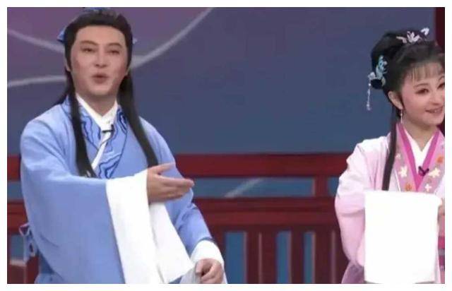 沙溢元宵妆容惊艳，何炅送撒贝宁特产，琵琶行小品笑料无限。-沙溢综艺节目有哪些2021