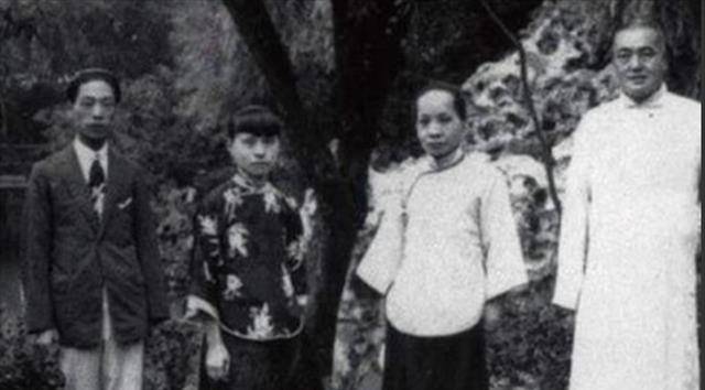 民国好哥哥,妹妹裹脚伤心痛哭,哥哥:不裹了,她嫁不出去我养_张幼仪