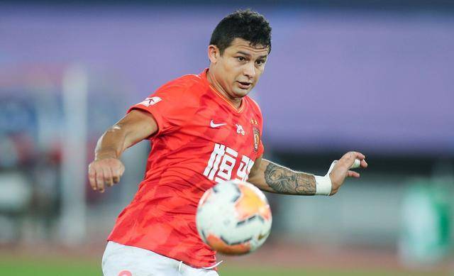 原创广州队旧将荣耀李扬中超首轮进球韦世豪替补4万蓉城球迷欢呼