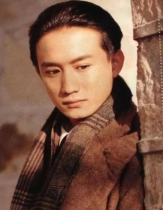 原创笑麻了原来他们是亲父子看似八竿子打不着但长相骗不了人