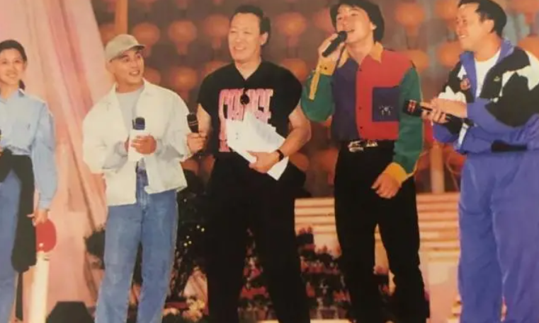 原创老牌港星为了赈灾有多拼刘德华胸口碎大石成龙5个跟头25万