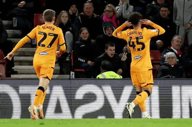 红军双子星闪耀英冠莫顿和卡瓦略在赫尔城展现出了自己的影响力