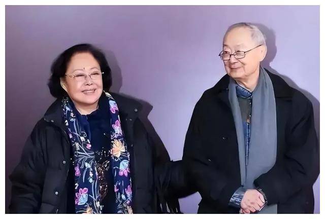 别看孙天相是导演,可是在孙天相和斯琴高娃离婚后,却变成了一事无成的