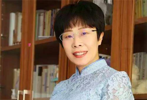 国学大师蒙曼:只因解说"锄禾日当午"跌下神坛,真实水平如何?