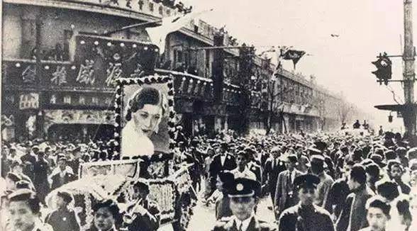 原创由茶叶大王沦为小贩的唐季珊始乱终弃两大民国影后因他毁灭