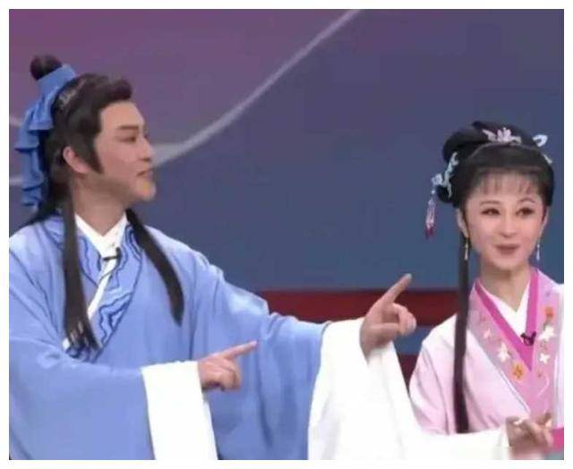 沙溢妆容惊艳，何炅送特产，琵琶行小品，笑岔气，笑岔气！-沙溢表演的小品