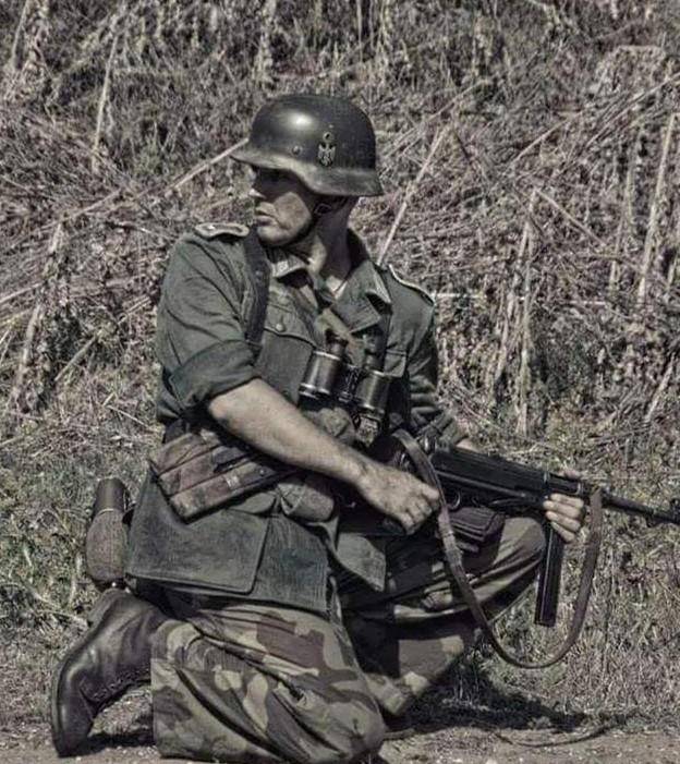 6名步枪手(军衔最高或资历最深的为副班长):毛瑟kar98k步枪,2个子弹袋