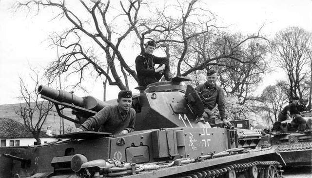 原创德国入侵法国俘虏法军150万人说明什么10天被包围自觉投降