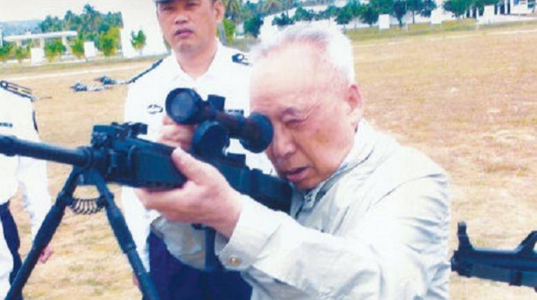 司令员视察供应站,往秤上一站显示140斤,大怒:把站长撤掉_张连忠_战争