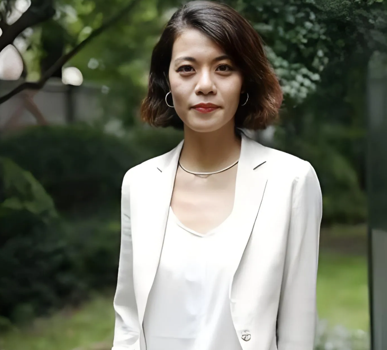 "复旦女神"陈果说:"不要去羡慕那些成功的人,因为没有一份好运"