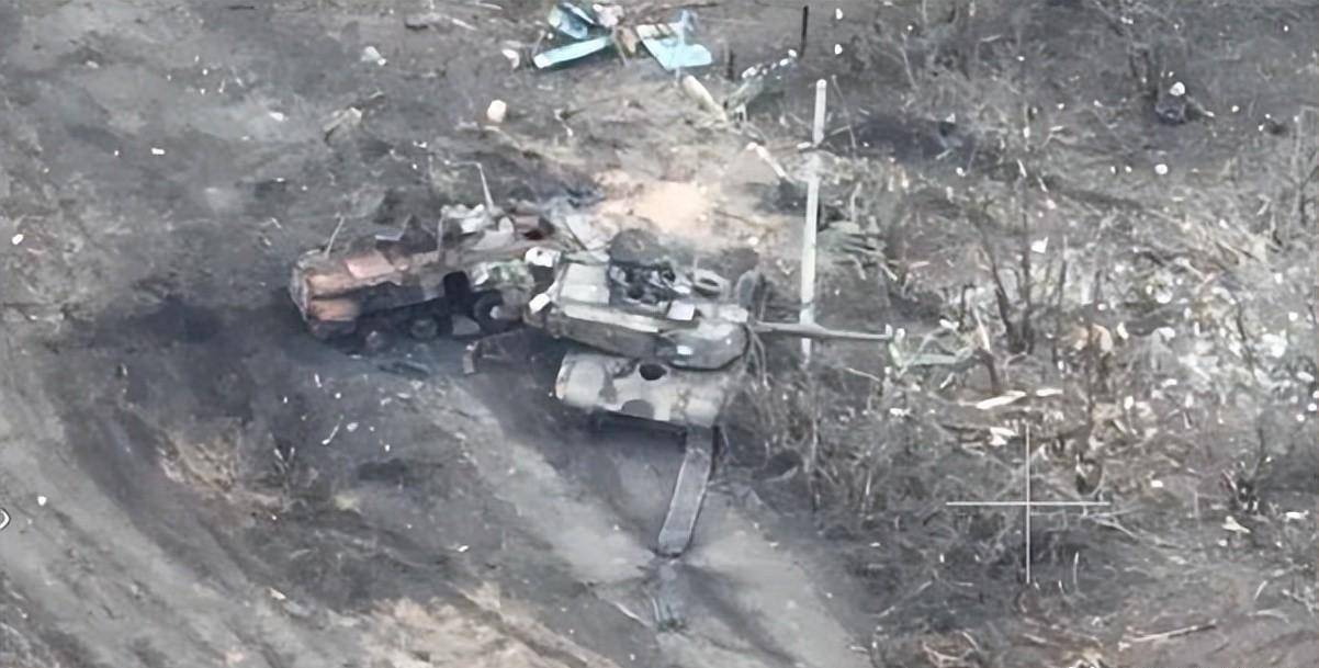 原创美国m1德国豹2坦克残骸遍地致命失误导致乌克兰军队白白送死