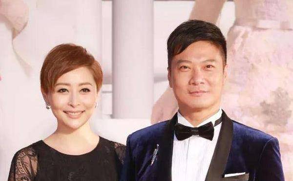 夫妻两个人都是演员,现在已经50多岁的钱嘉乐,人生特别完美_生活_成为