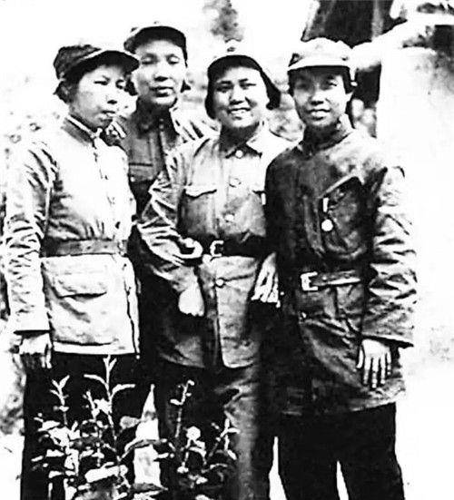 原创洋顾问李德返回苏联后留在中国的妻子和儿女后来怎样了