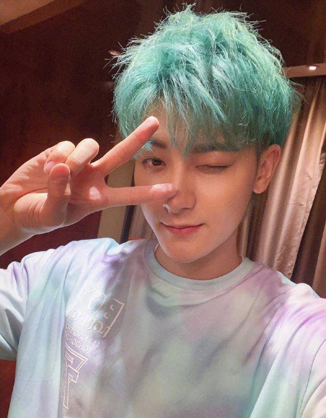 原创黄子韬多宠徐艺洋首关注不算什么把自己最喜欢的送出才甜