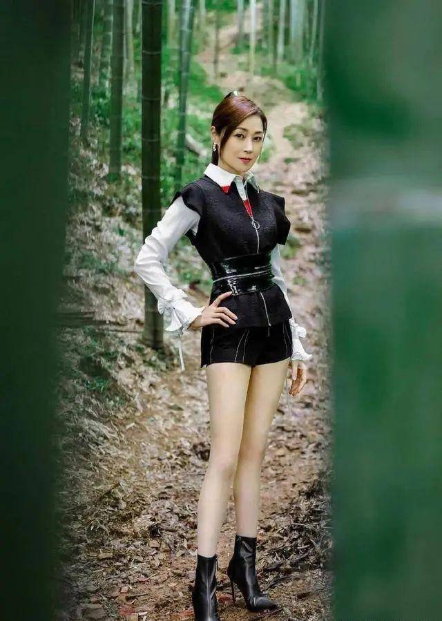 香港女明星照片美腿图片